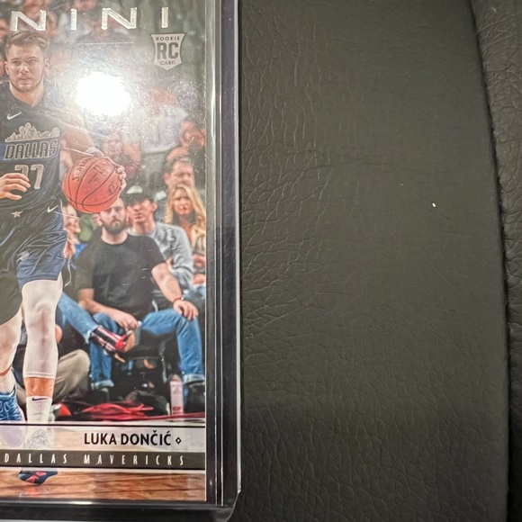 LUKA DONCIC ROOKIE CARD NO.111 - Picture 5 of 6